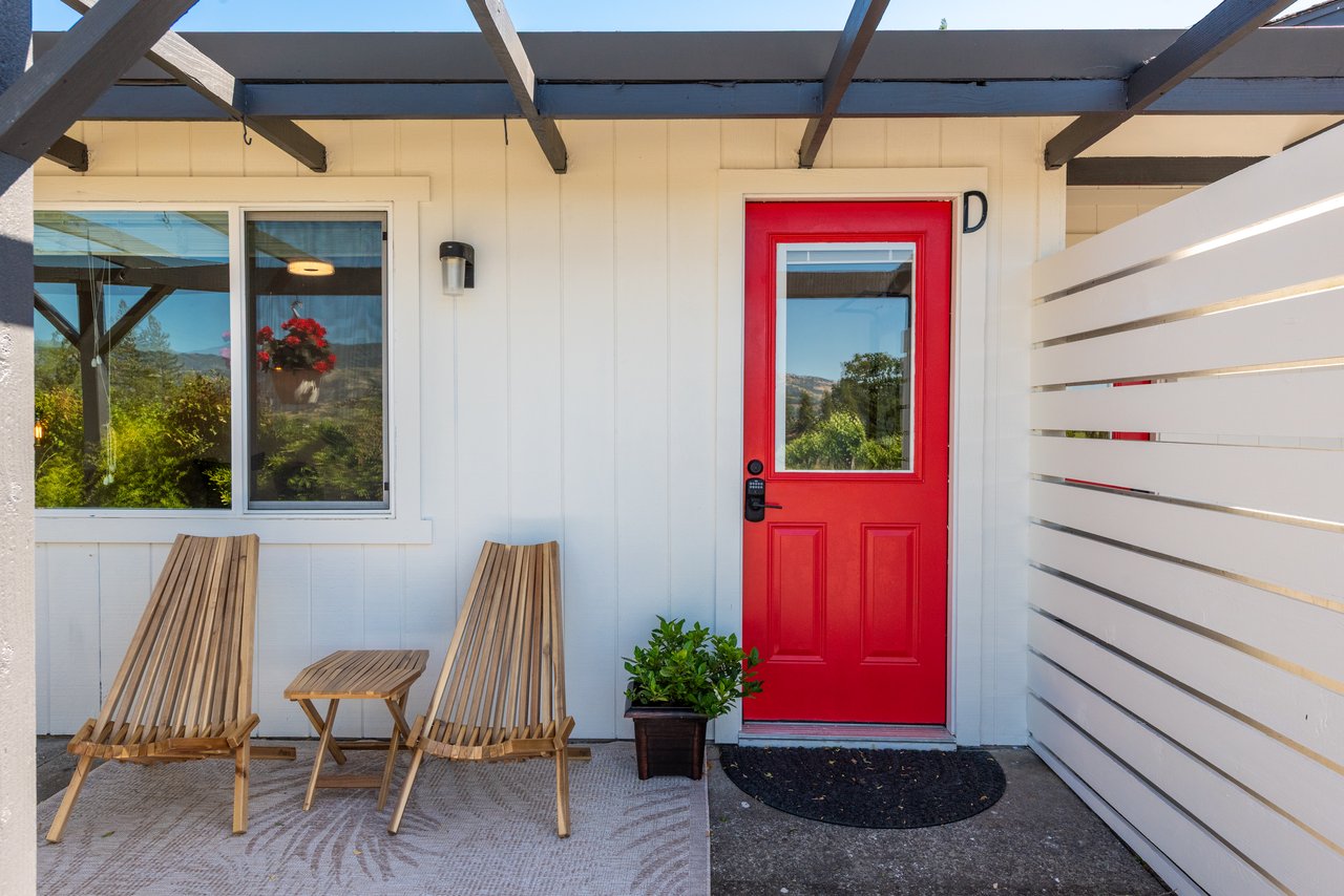 725 Lytton Station