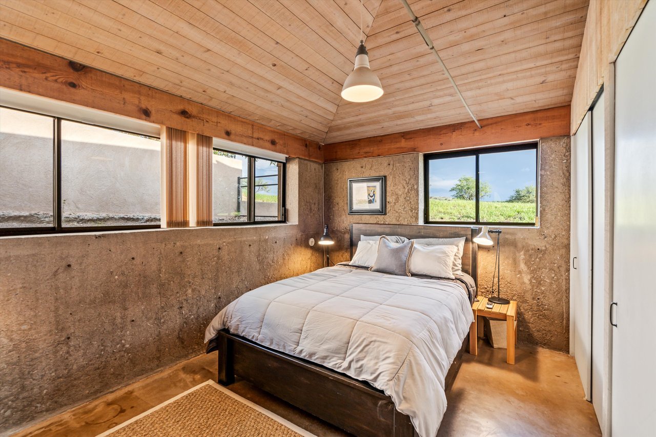 85 Hog Canyon Road