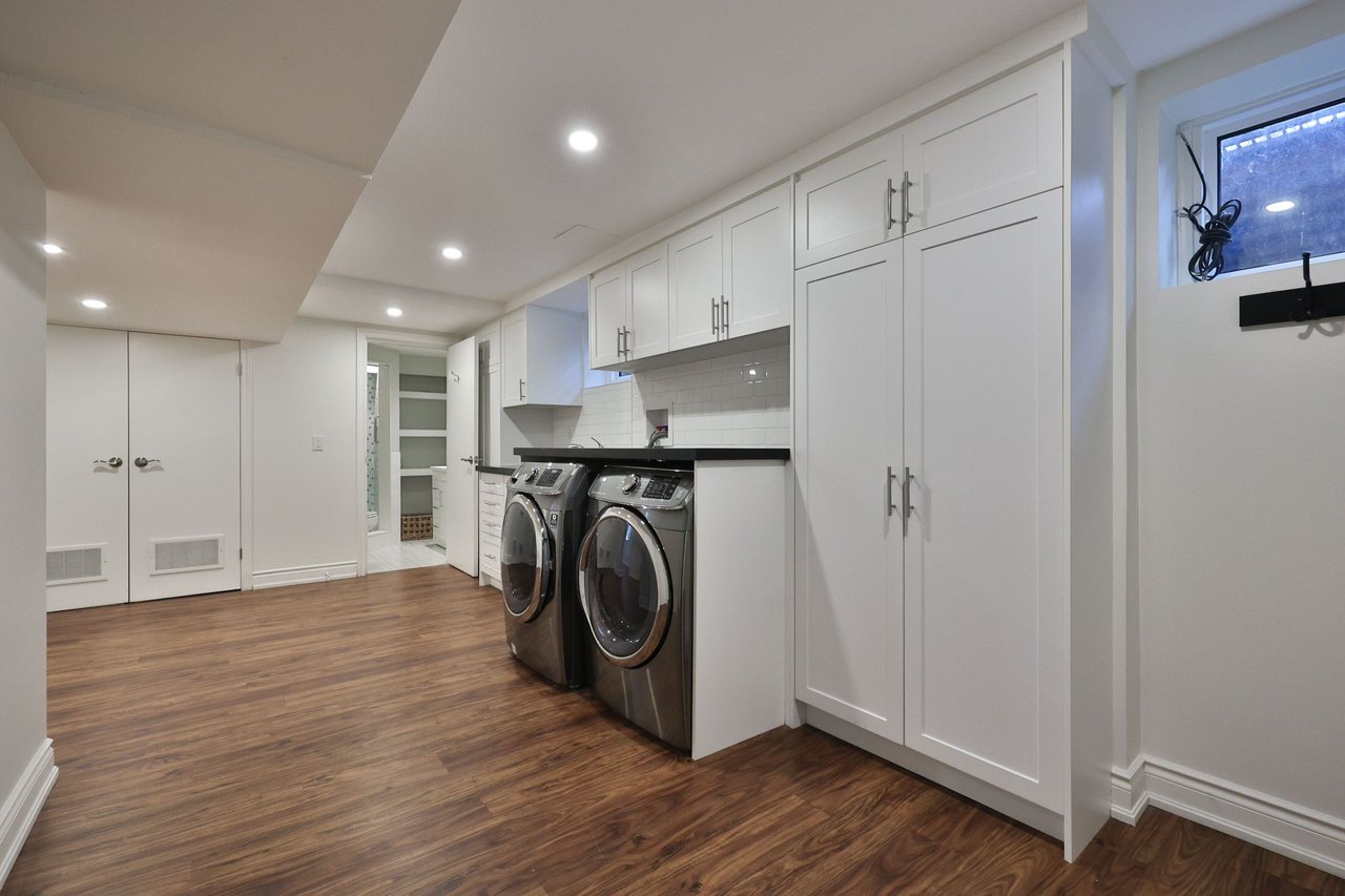 1439 Larchview Trail