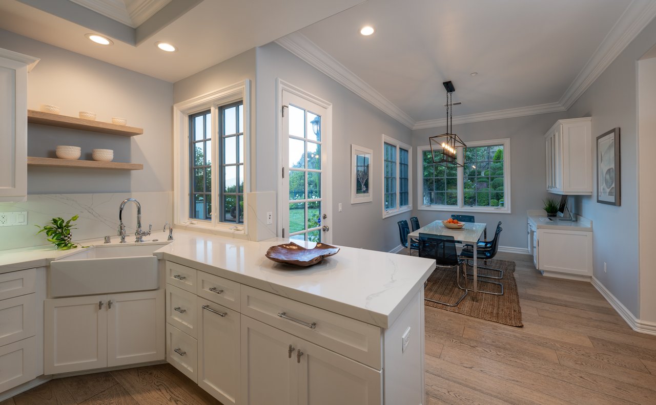 3686 Benedict Canyon Ln, Sherman Oaks 