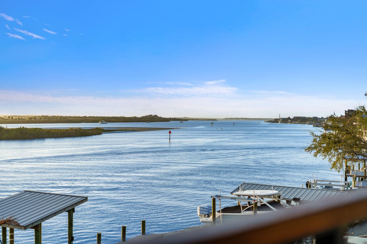 1194 N Peninsula Ave New Smyrna Beach, FL 32169