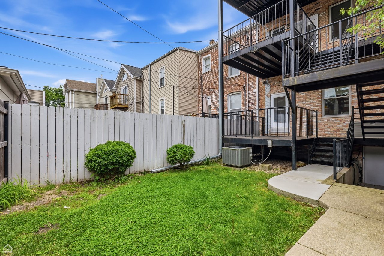 Roscoe Village 3 Bedroom Rowhouse 