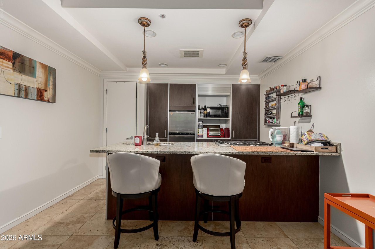 7137 E Rancho Vista Dr, #1008