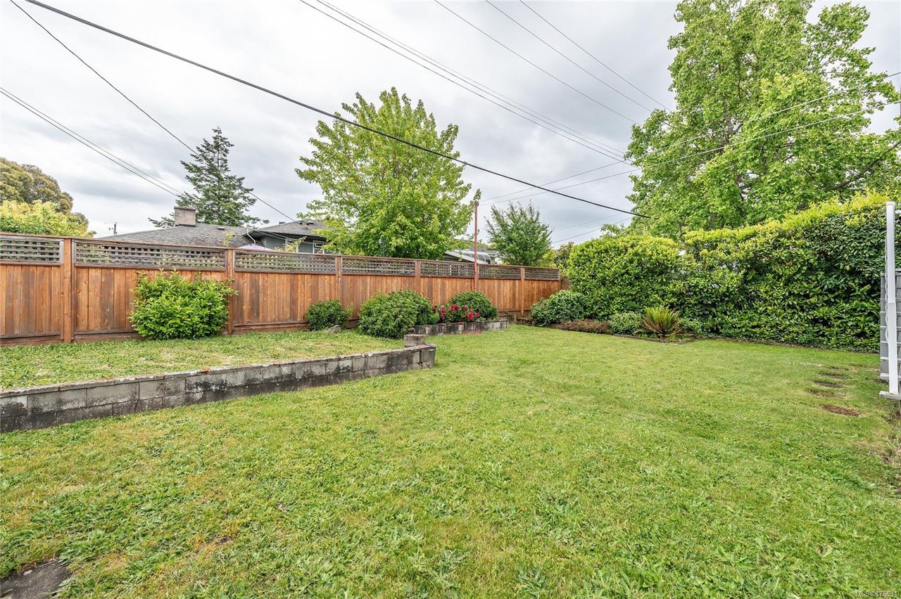 2929 Oriole St