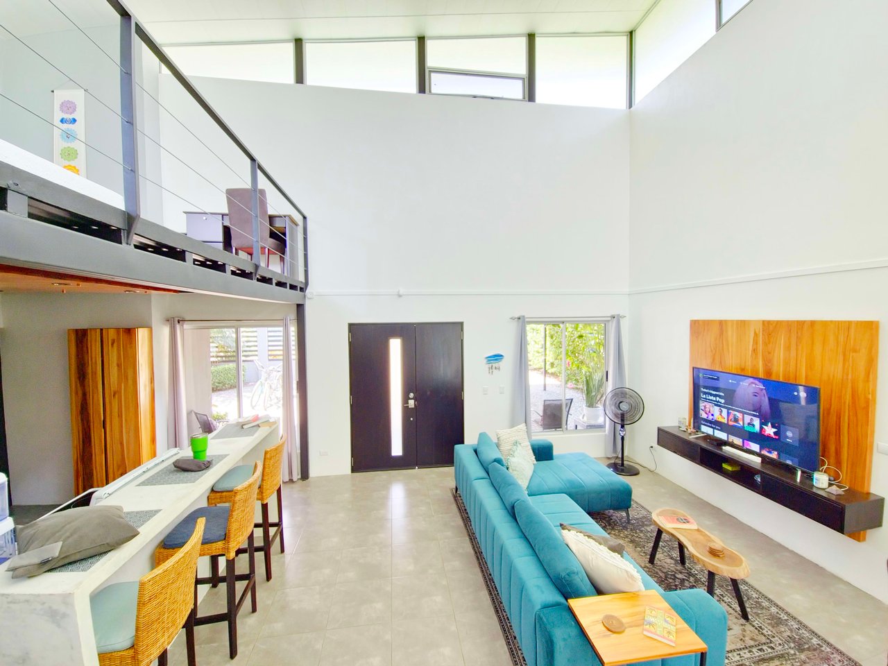 Contemporary Home with Guest House, walking distance to the beach