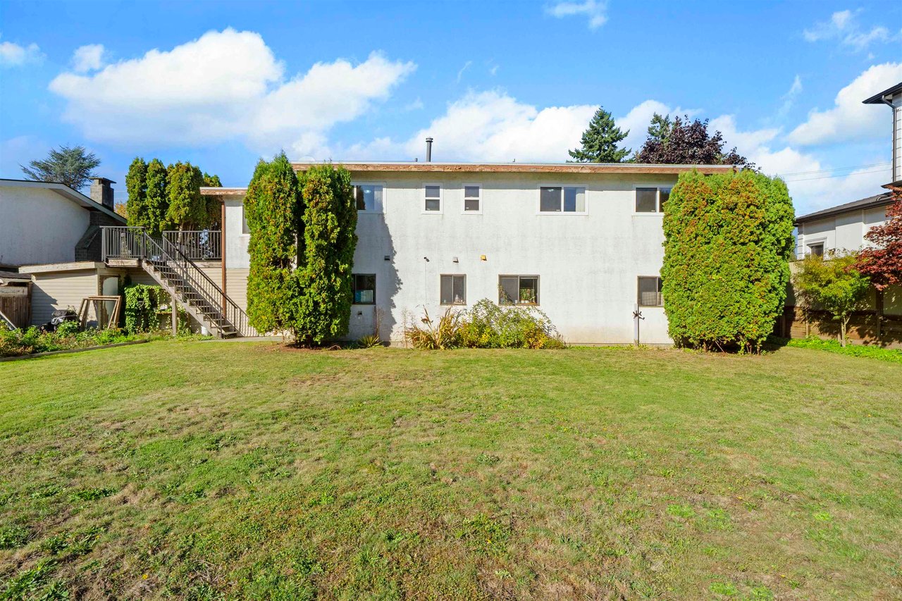 12178 97 Ave