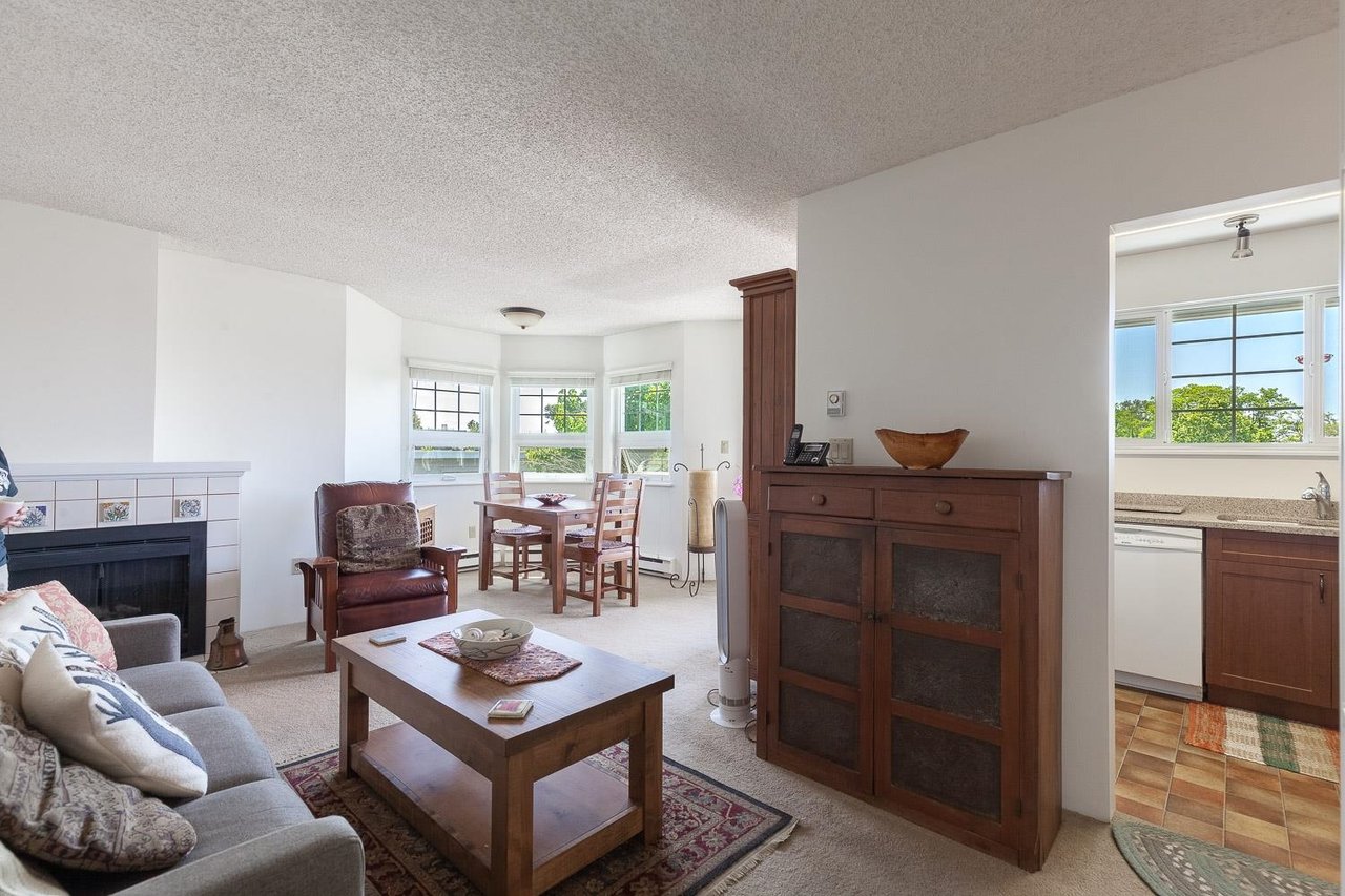 404-8772 SW Marine Dr