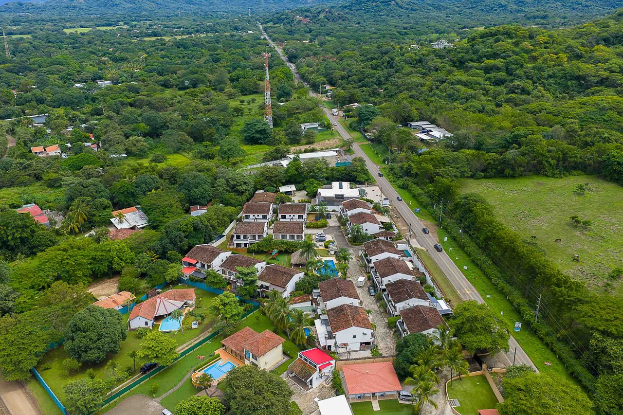 El Sandal #9 | 3 Bedroom Townhome, 10 Mins to the Beach - Seller Financing Available!