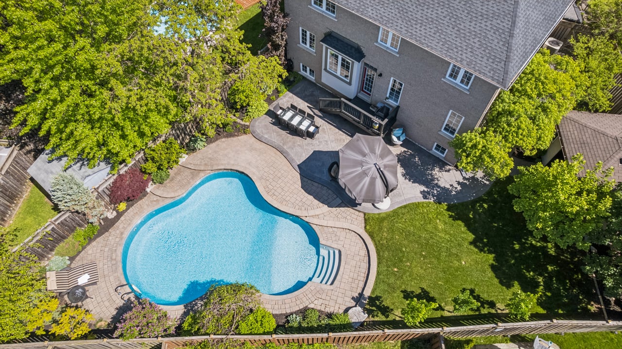 2283 Briargrove Circle, Oakville, ON