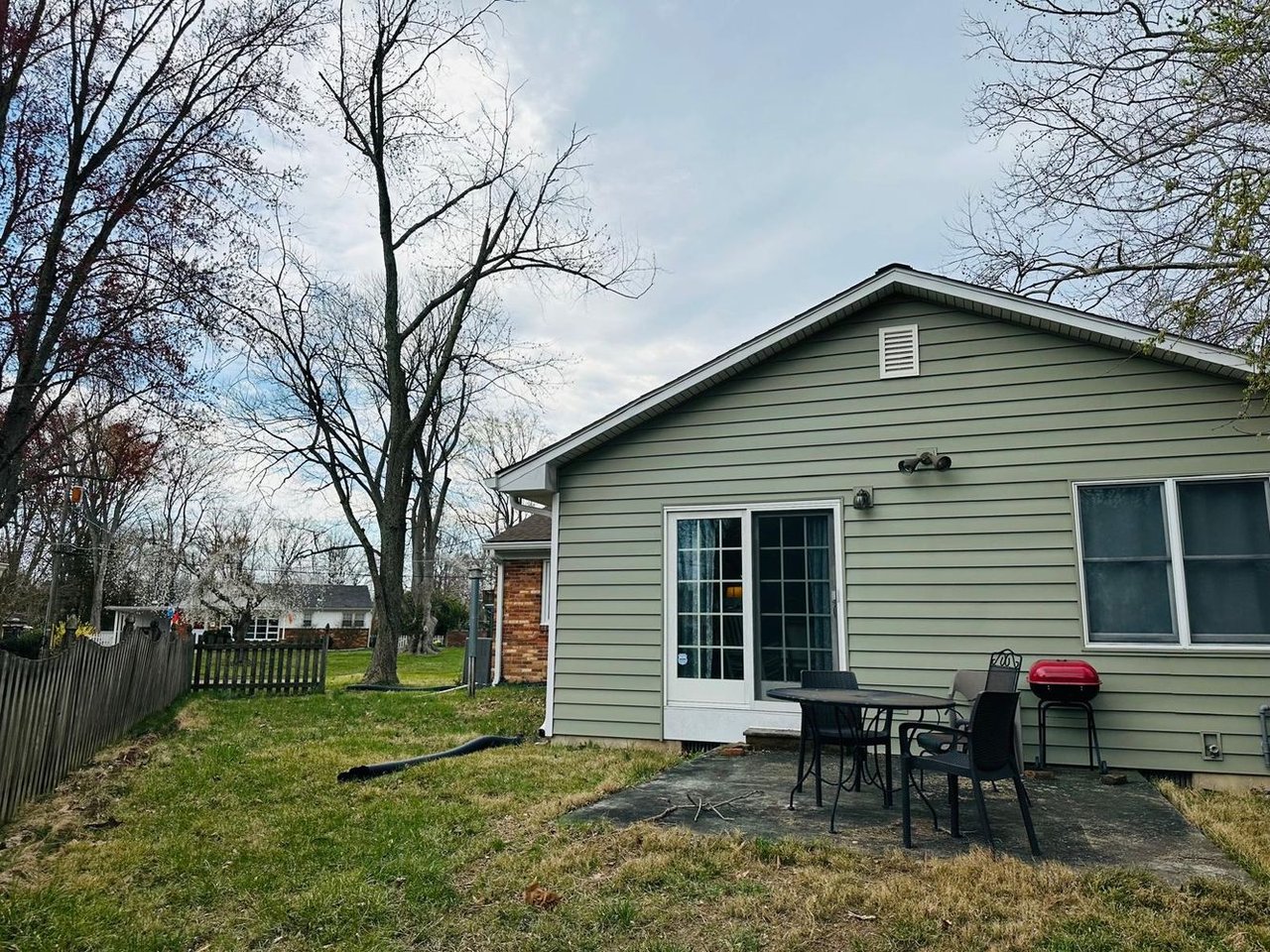 2006 Clark Pl