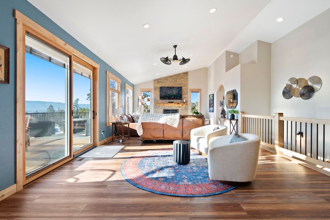 4255 Arrowhead Drive