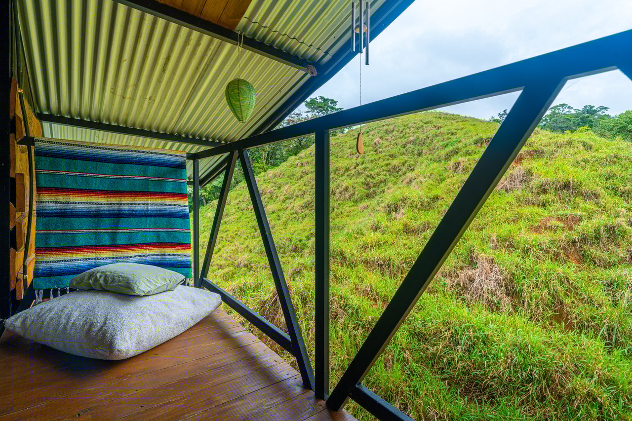 Off Grid Cabin - San Vito with Amazing Mountain Views