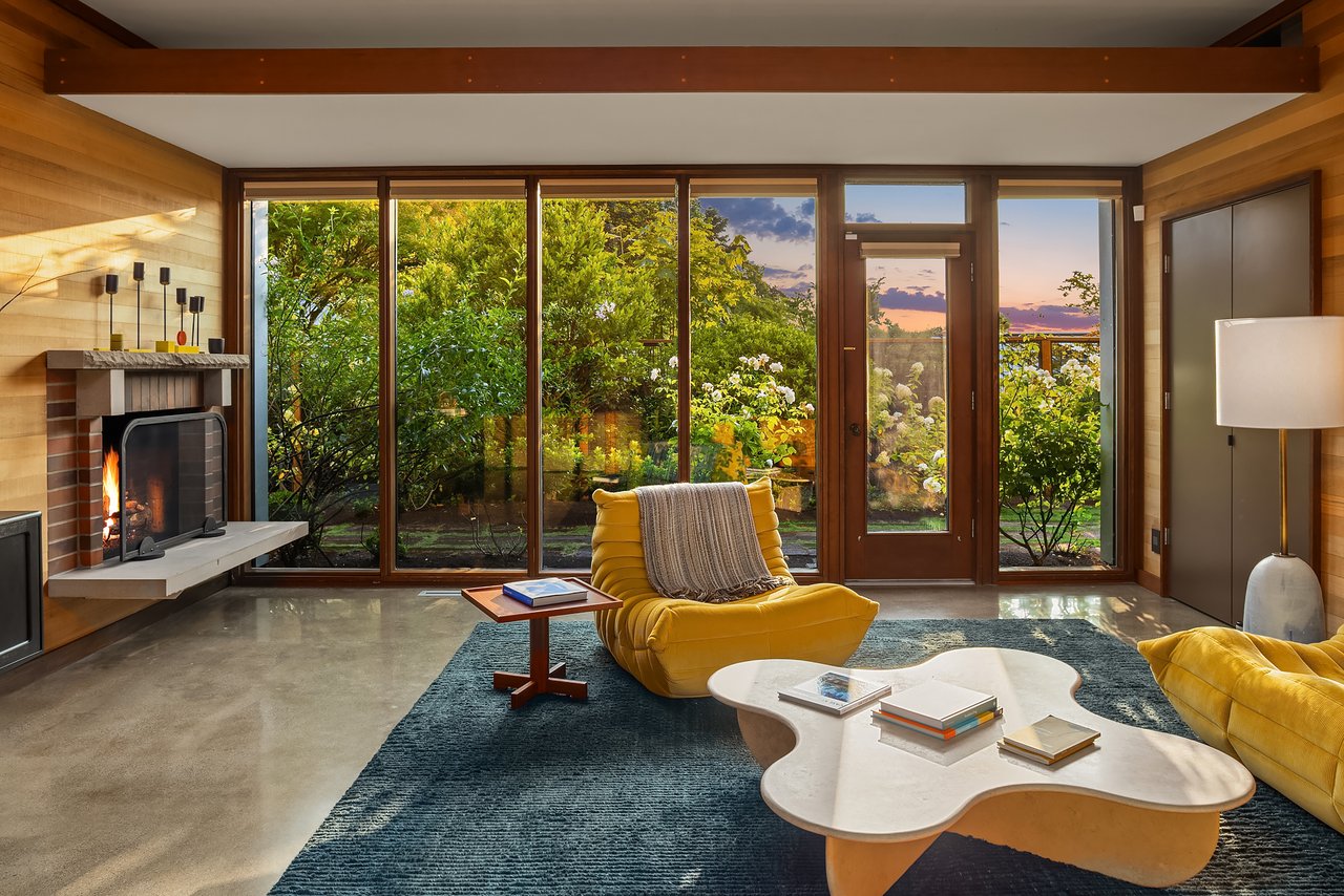 4343 W McLaren Street