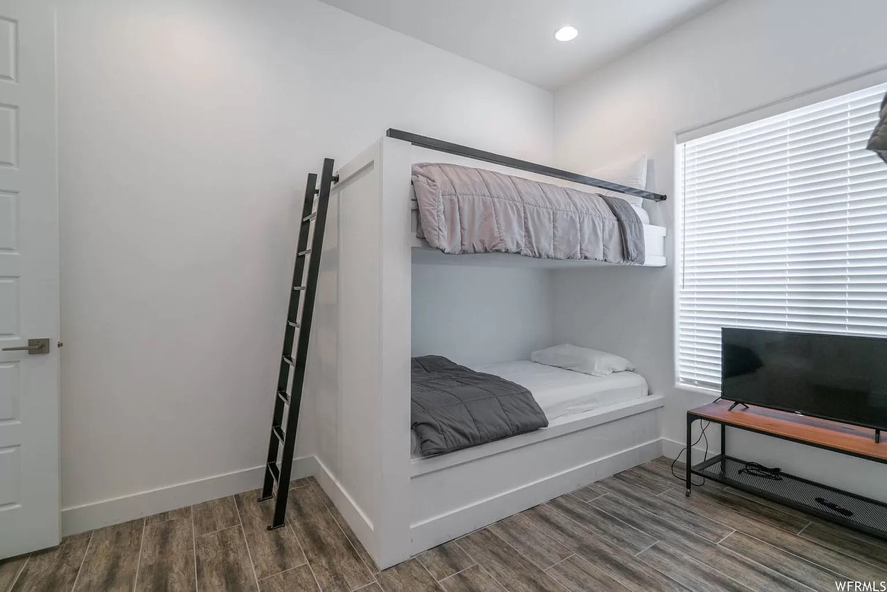 HIDEAWAY RETREAT