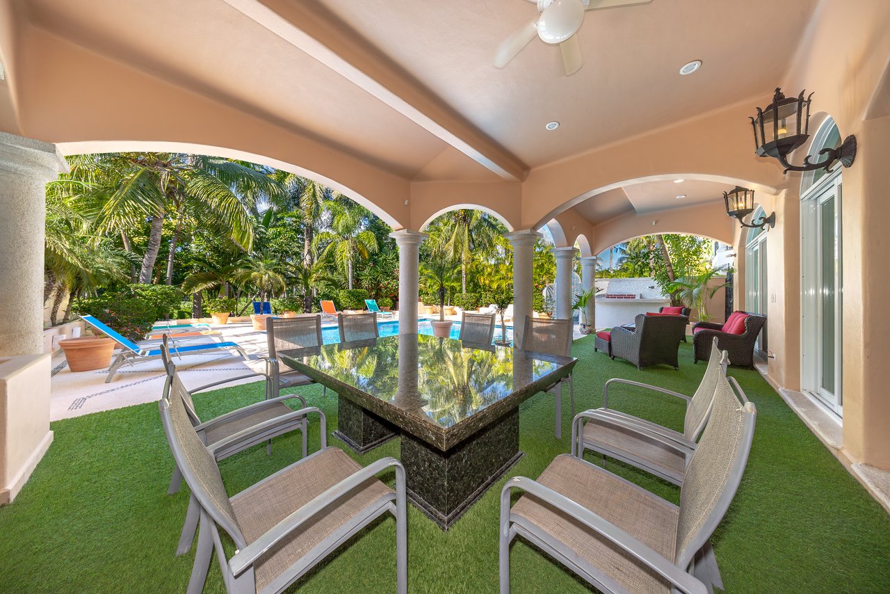 Villa Maravilla Puerto Aventuras | Golf-Front Luxury Villa