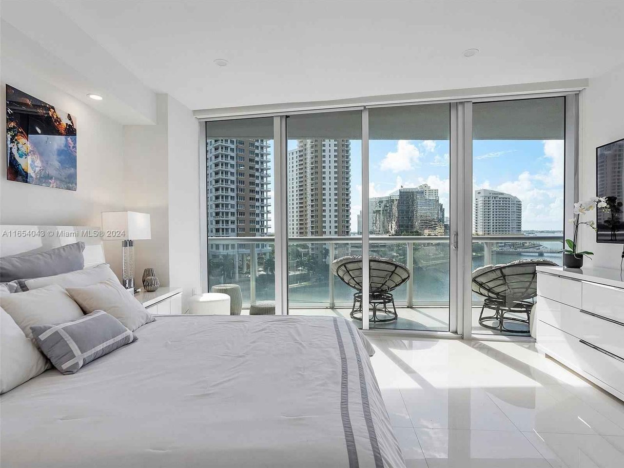 495 Brickell Ave Unit BAY707