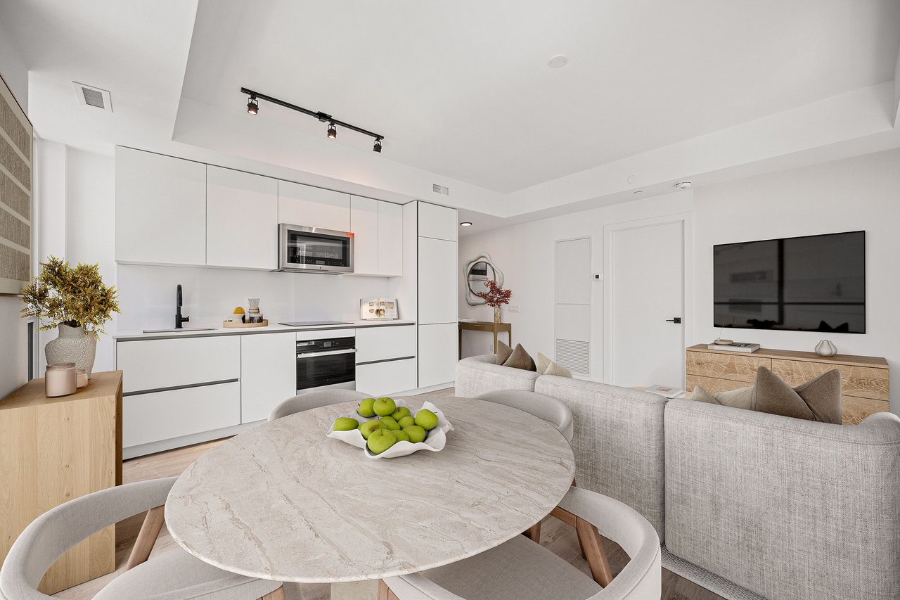 327 King Street W Unit: 4305