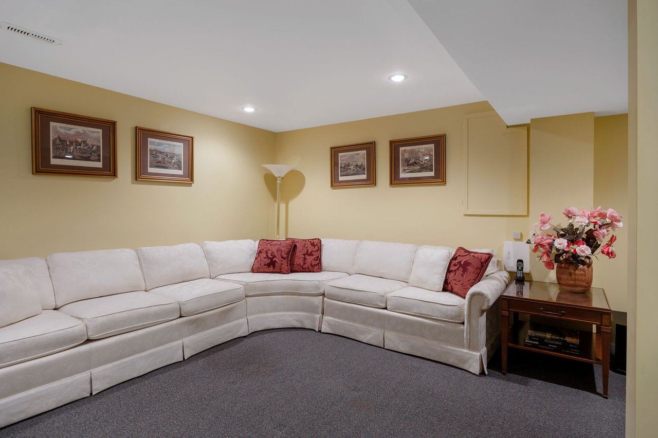 1415 Hazelton Boulevard 30