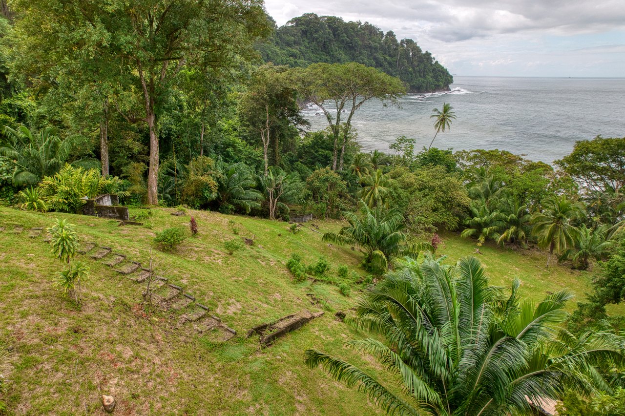 Modern Beachfront Luxury Estate, Dominical, Puntarenas