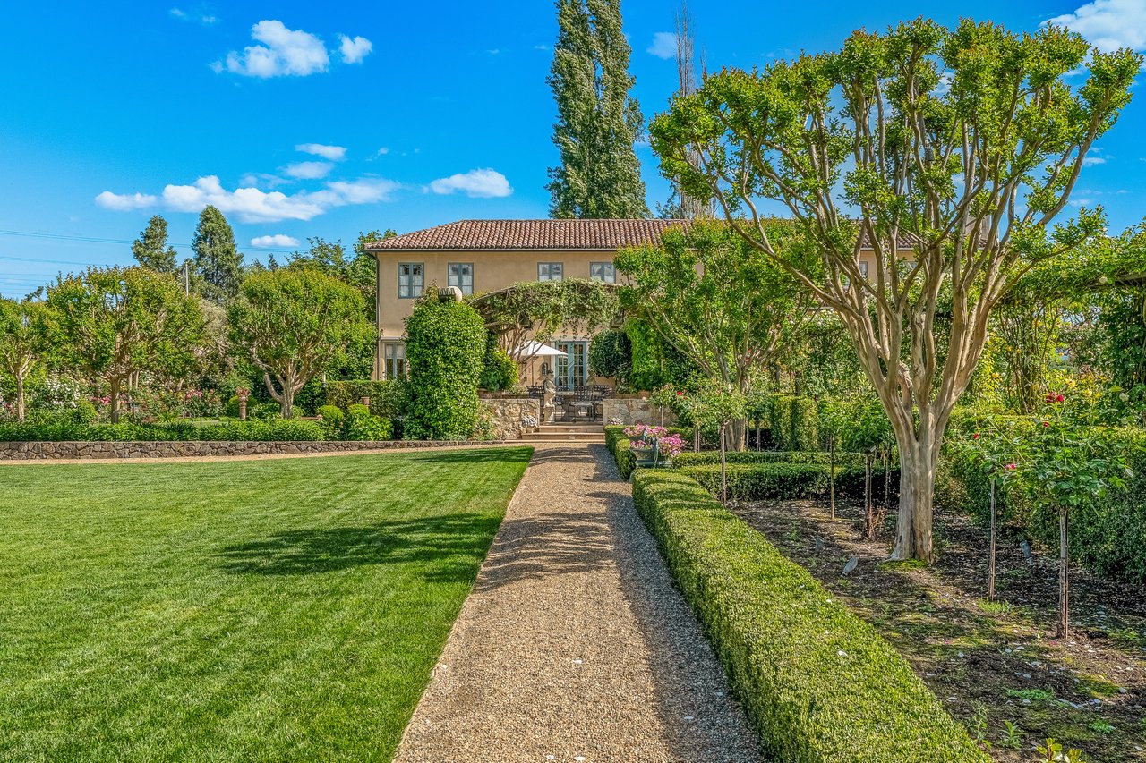 Mills Lane, St. Helena