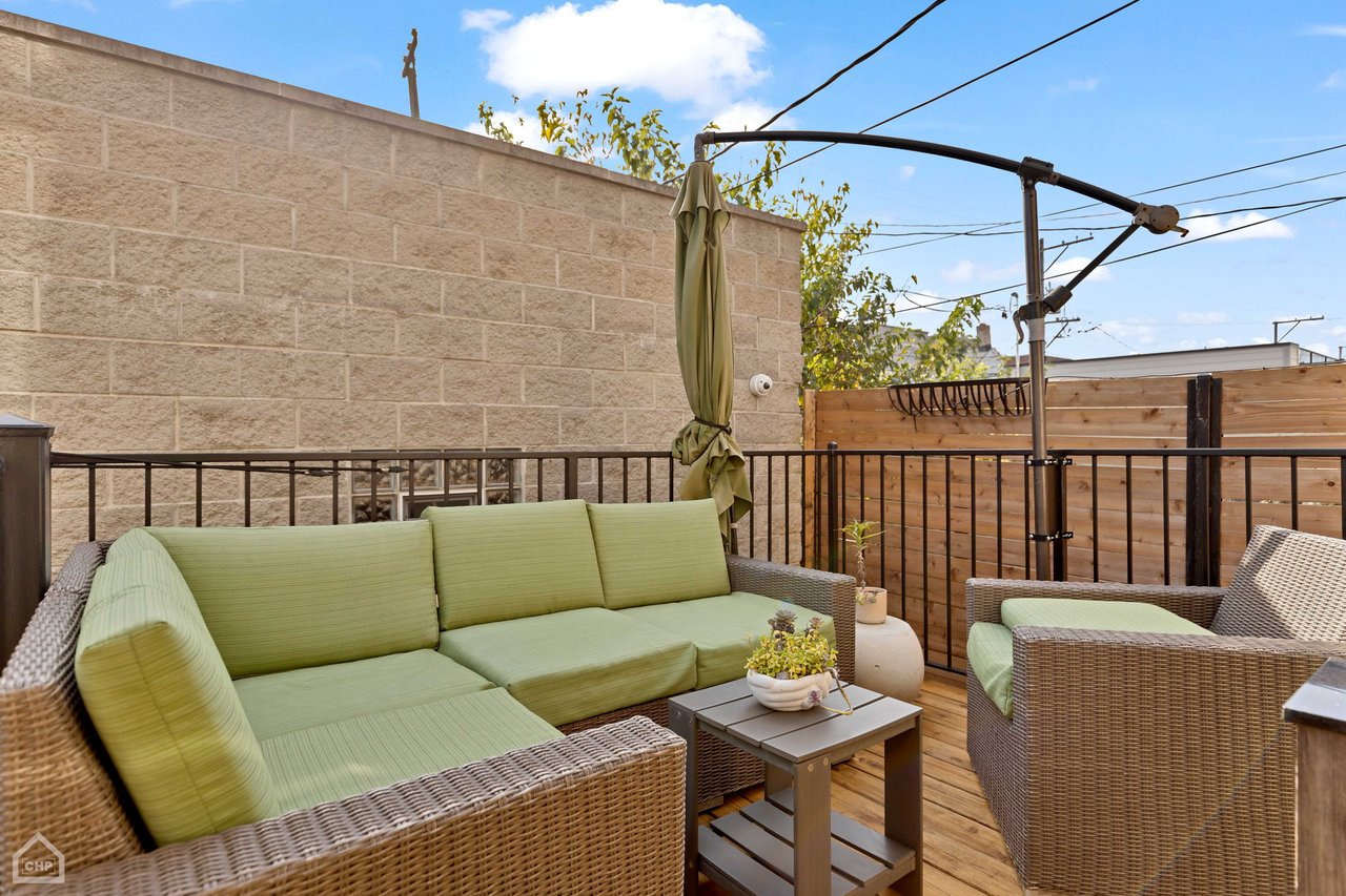 2115 W Superior Street 