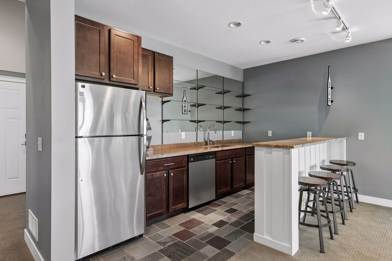 Lake Minnetonka Living: Beautiful Lakeshore Home Now Available for Rent in Orono