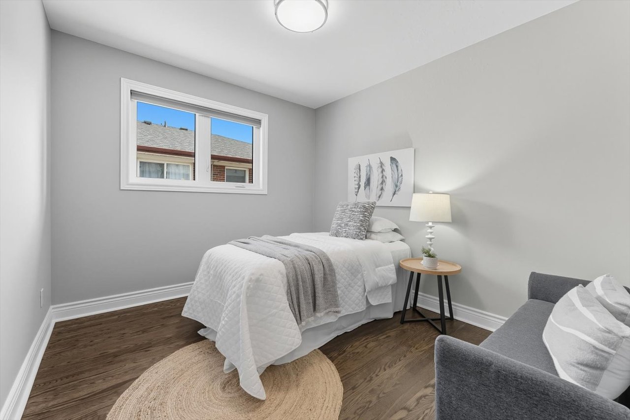 1624 Coram Cres