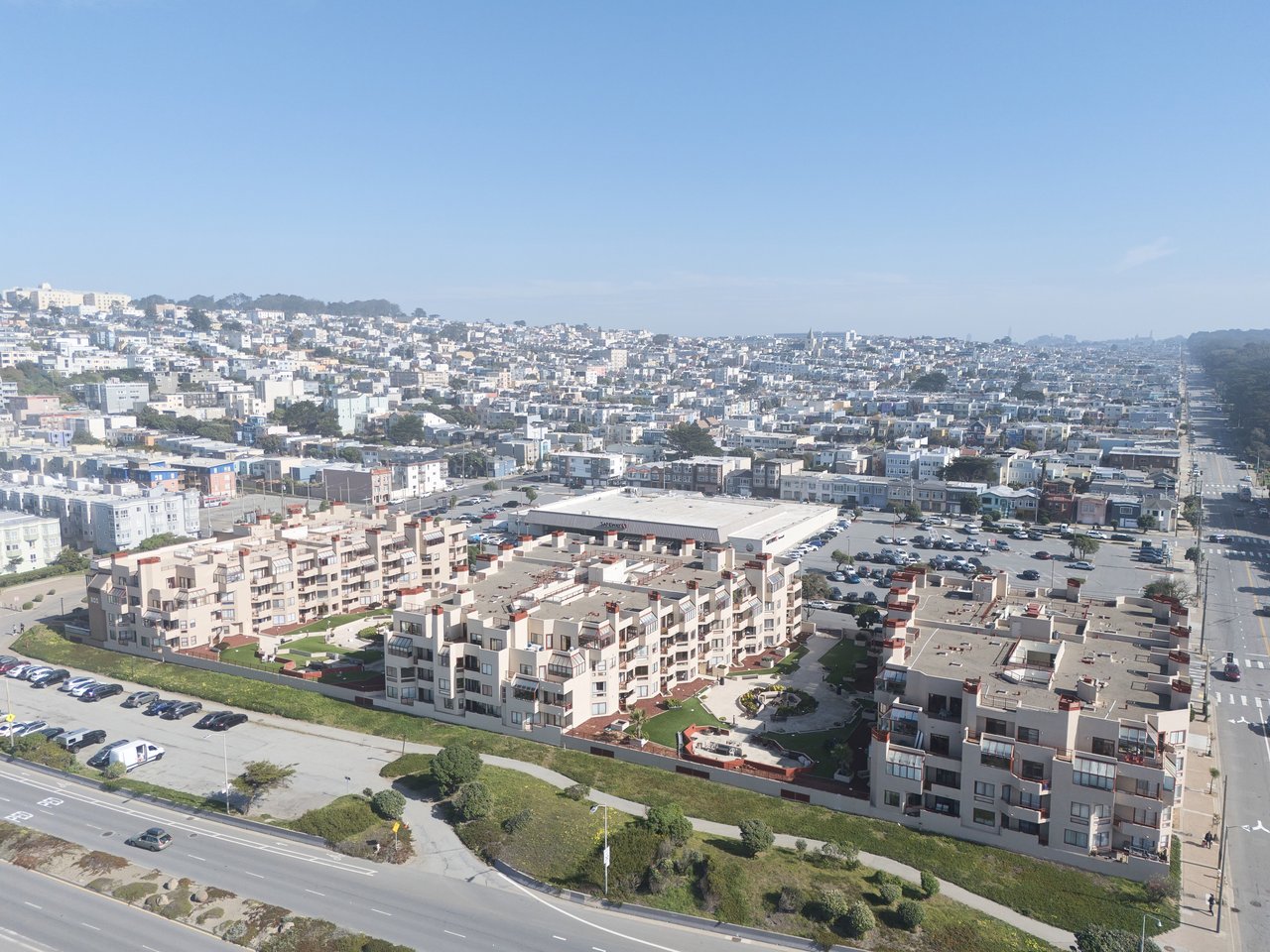 855 La Playa Street 366