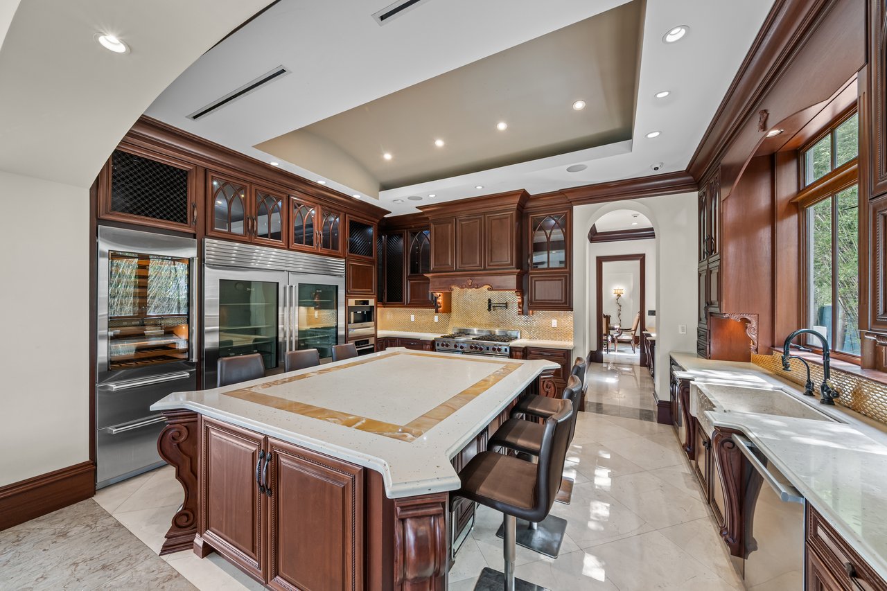Edgewater Drive Estate