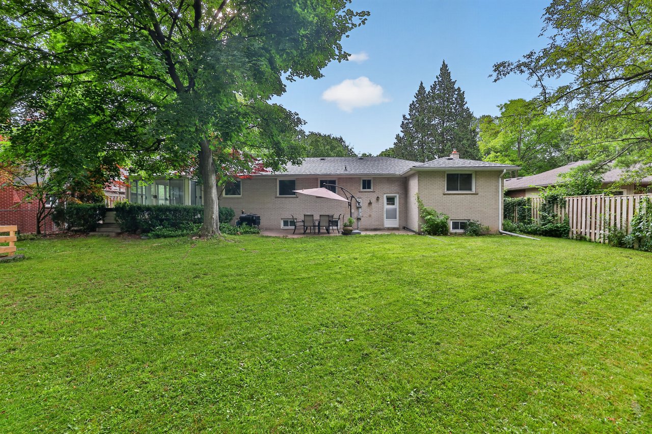 975 Cresthampton Lane