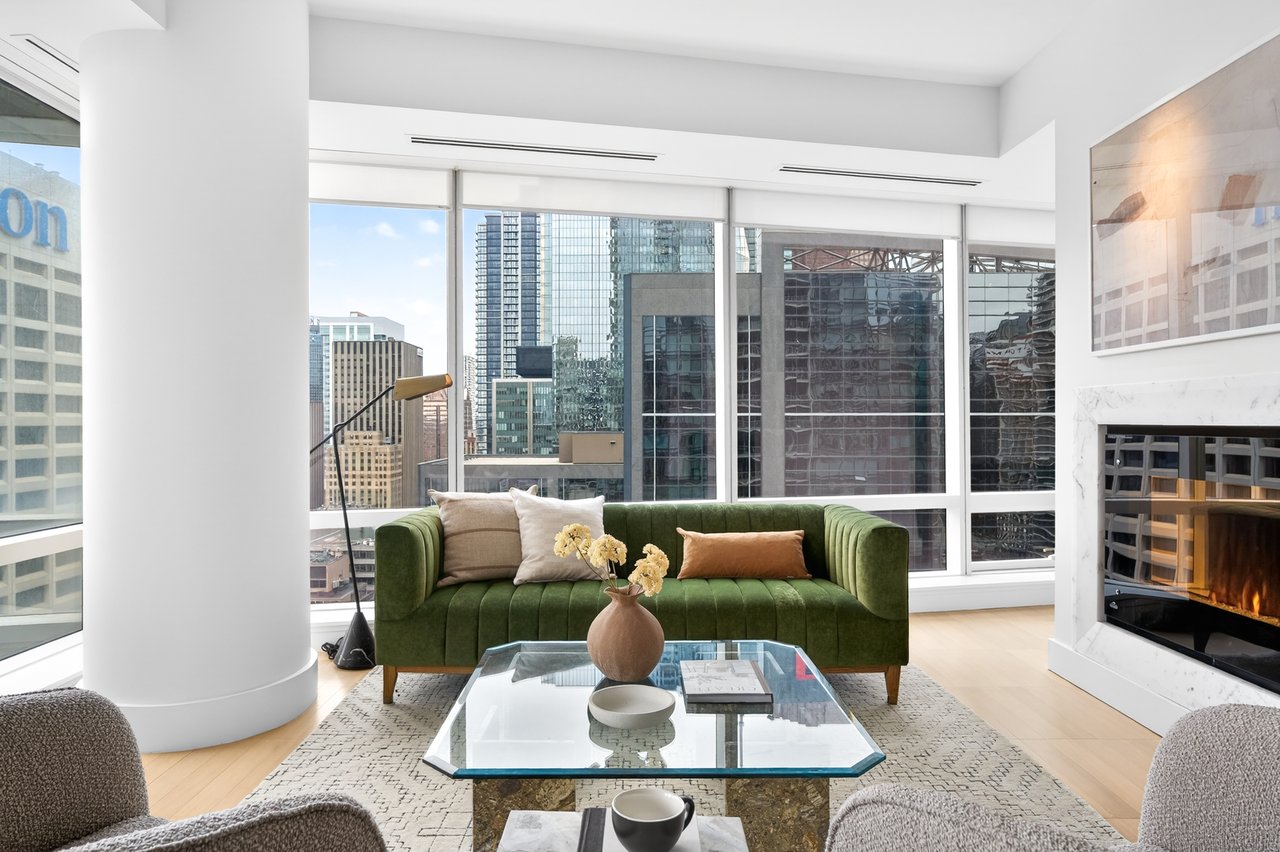 Suite 2806- 180 University Avenue