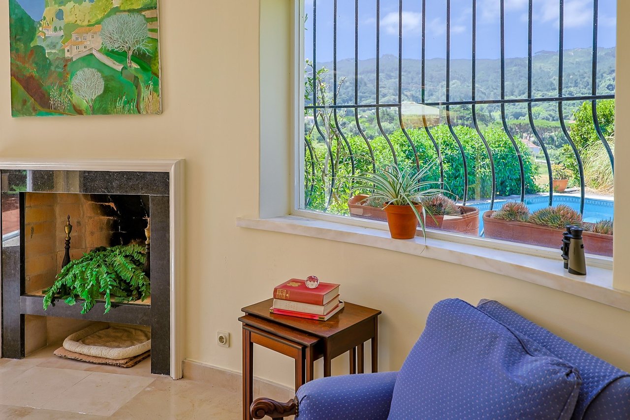 Exclusive Family Villa with Expansive Gardens Near Sintra’s UNESCO Heritage Centre