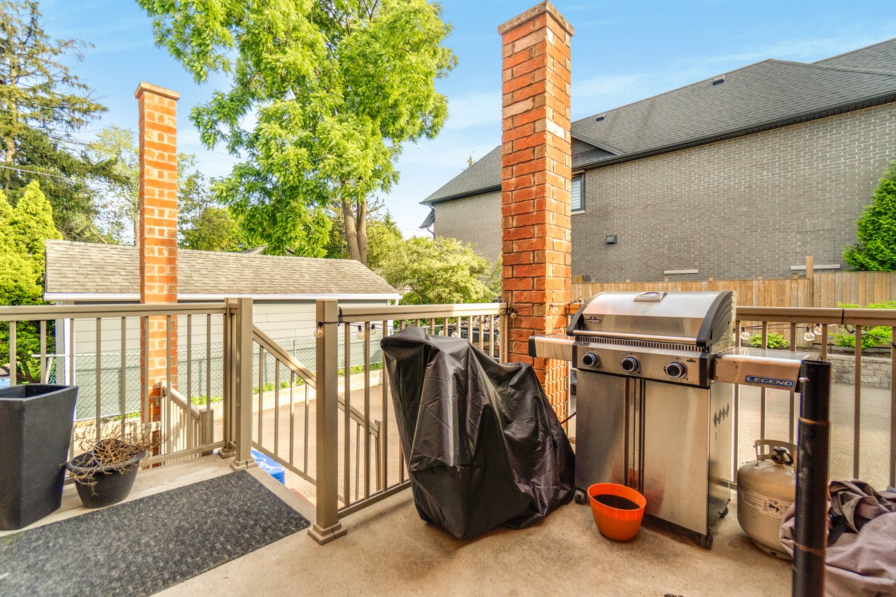 48 Mississauga Rd N 1