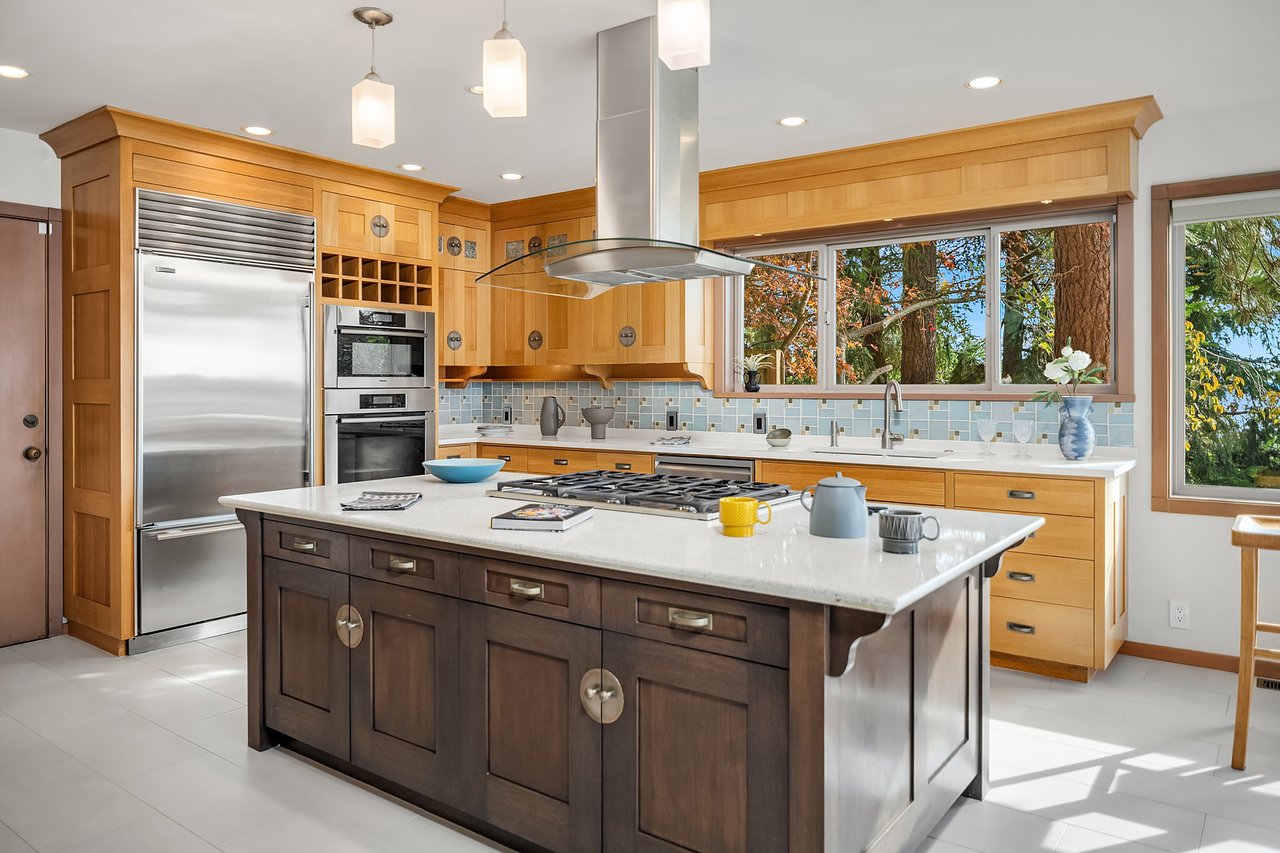 10245 Marine View Drive SW