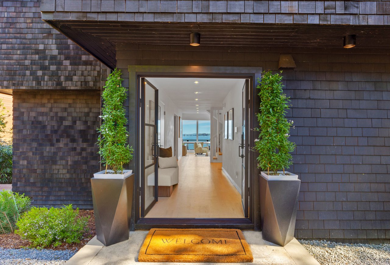 Gated View Residence on the Water