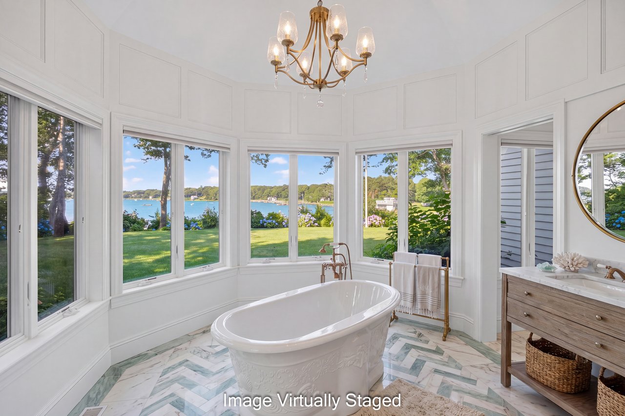 Breathtaking views over West Bay and Eel River