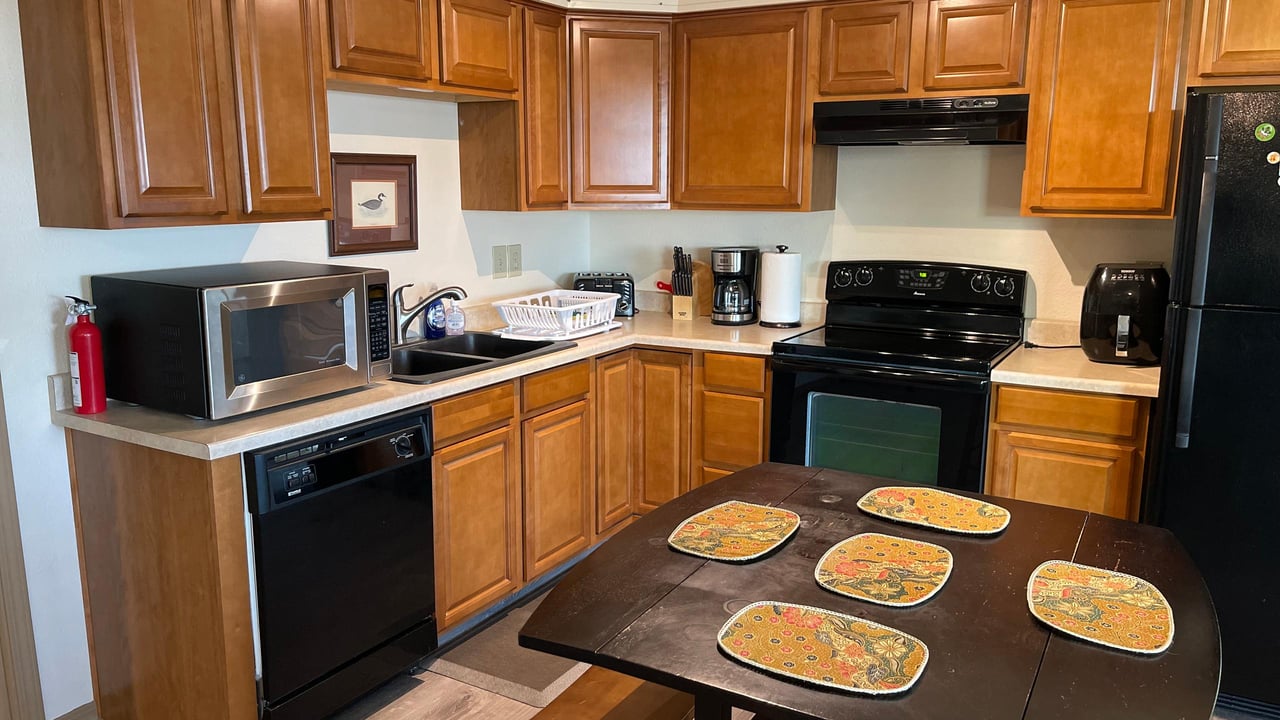 555 Hwy 101 S Apt 2