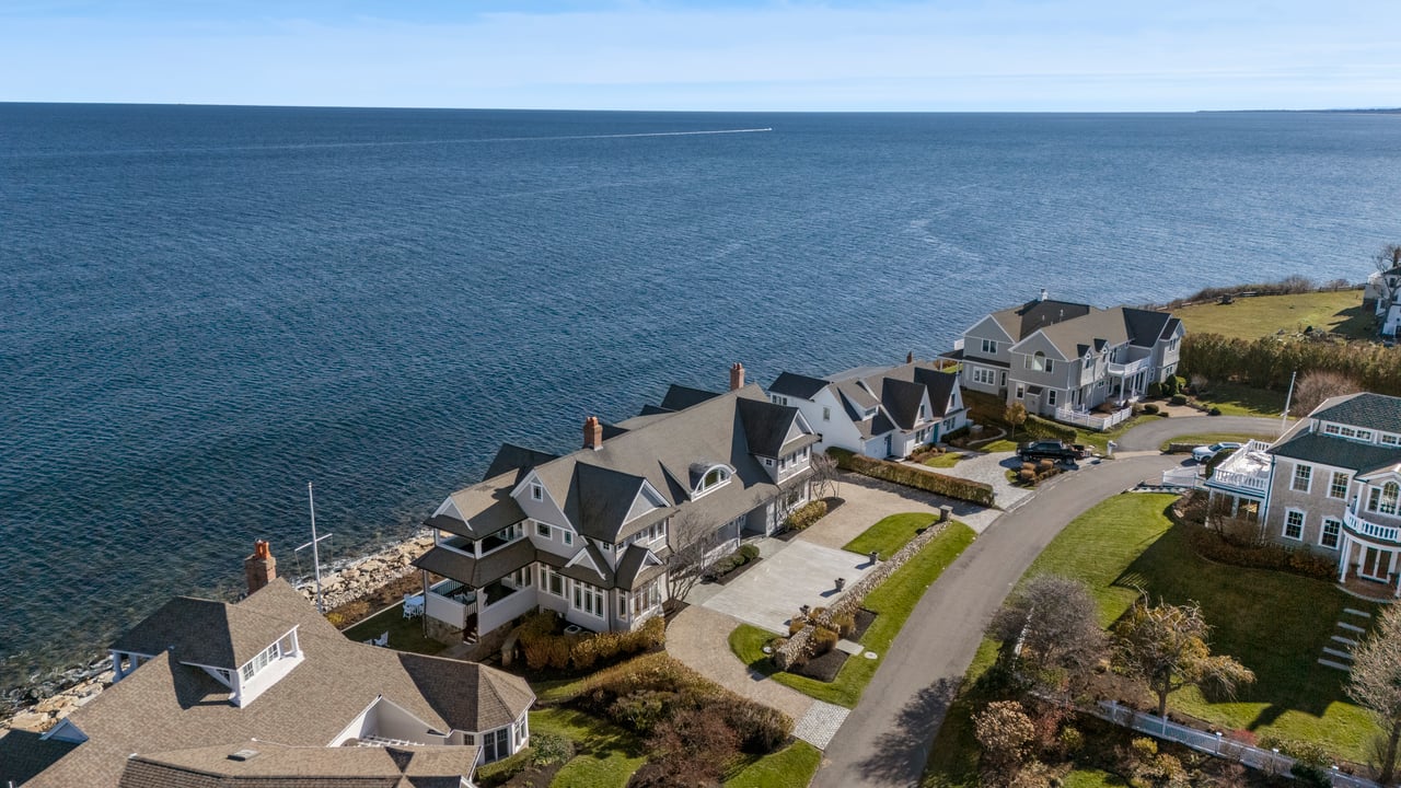 21 Circuit Ave, Scituate