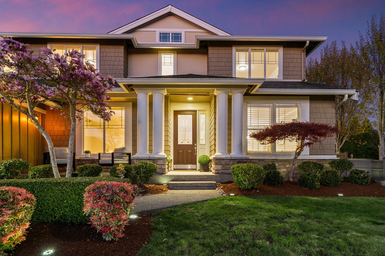 202 Chelan Ct NE