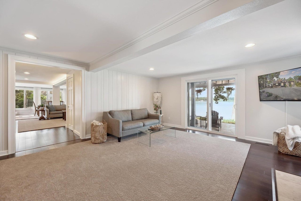 240 AQUAMARINE DRIVE