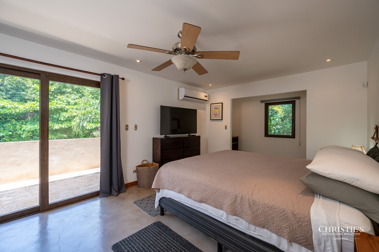 Casa Rosa | A Seaside Escape with a detached Casita in Playa Avellanas