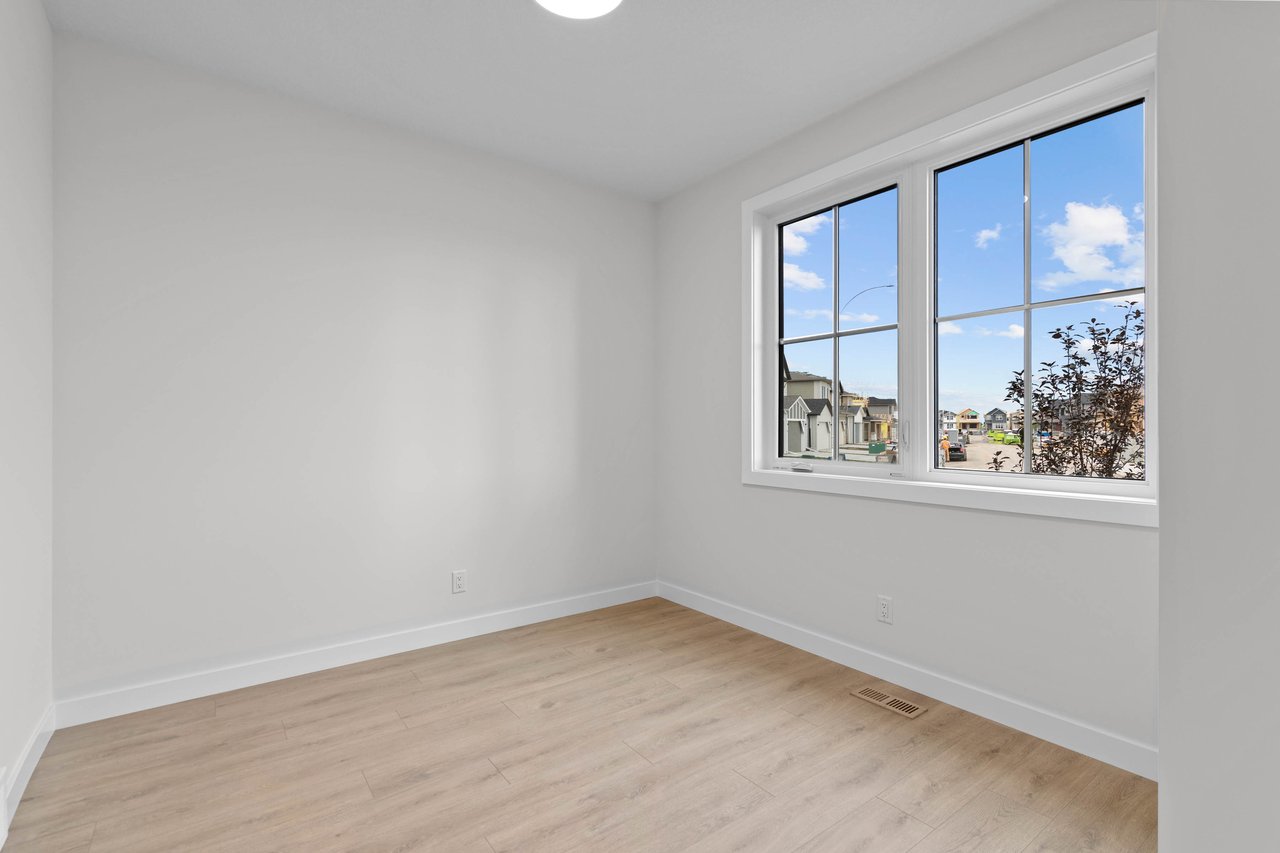 175 Belvedere Crescent SE