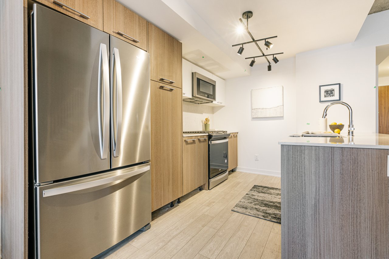 507-665 Queen St E 
