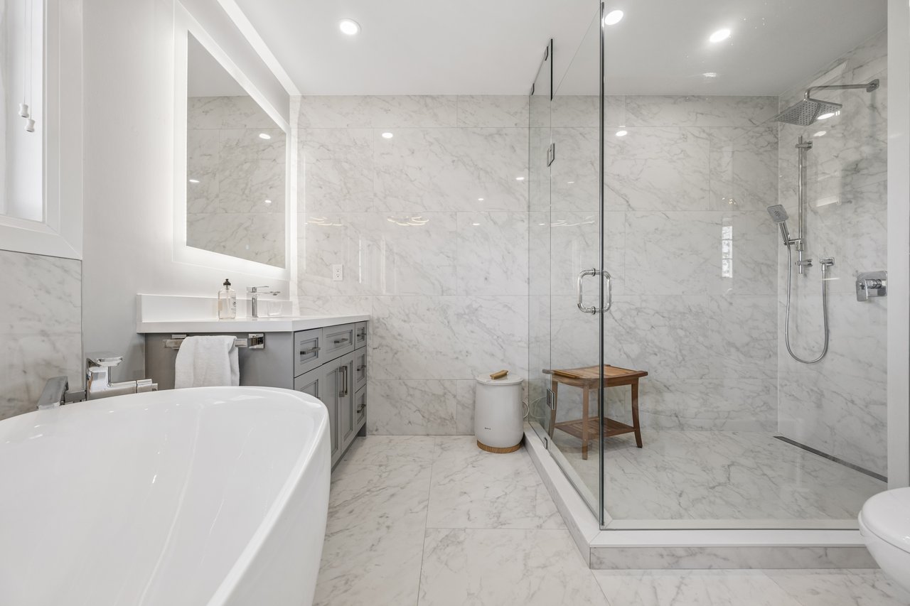 2283 Briargrove Circle, Oakville, ON