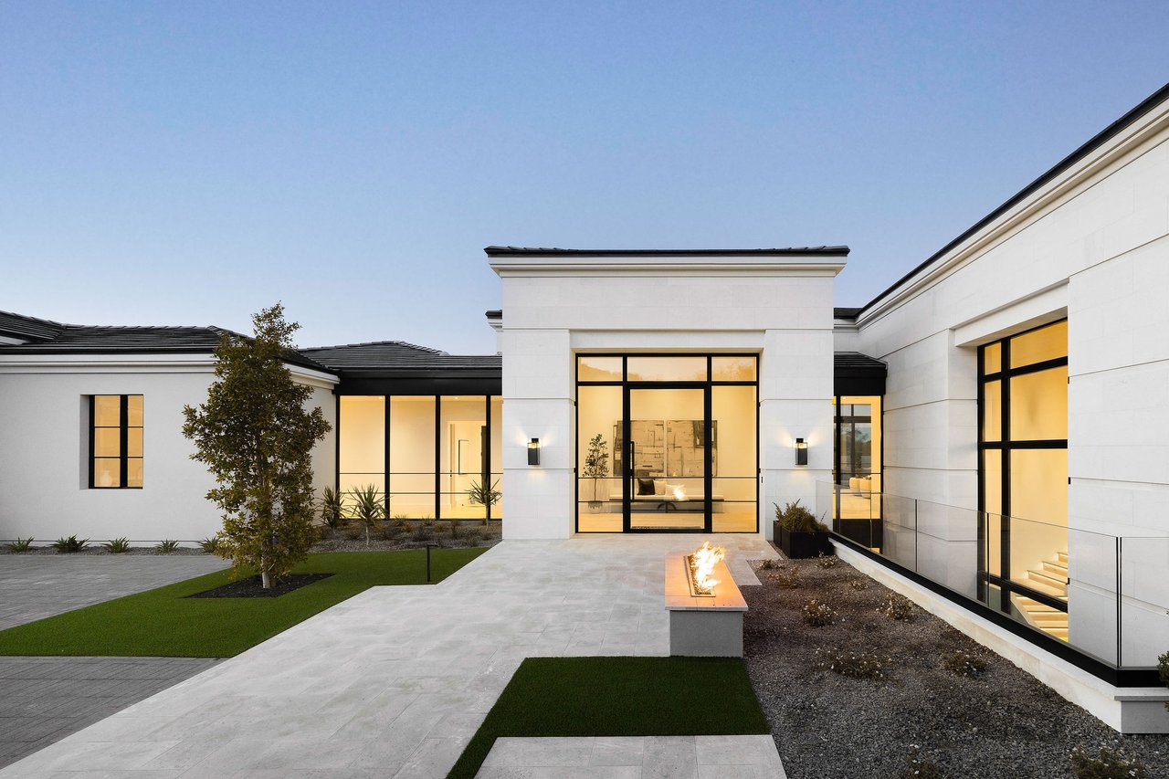 6512 E HUMMINGBIRD LN