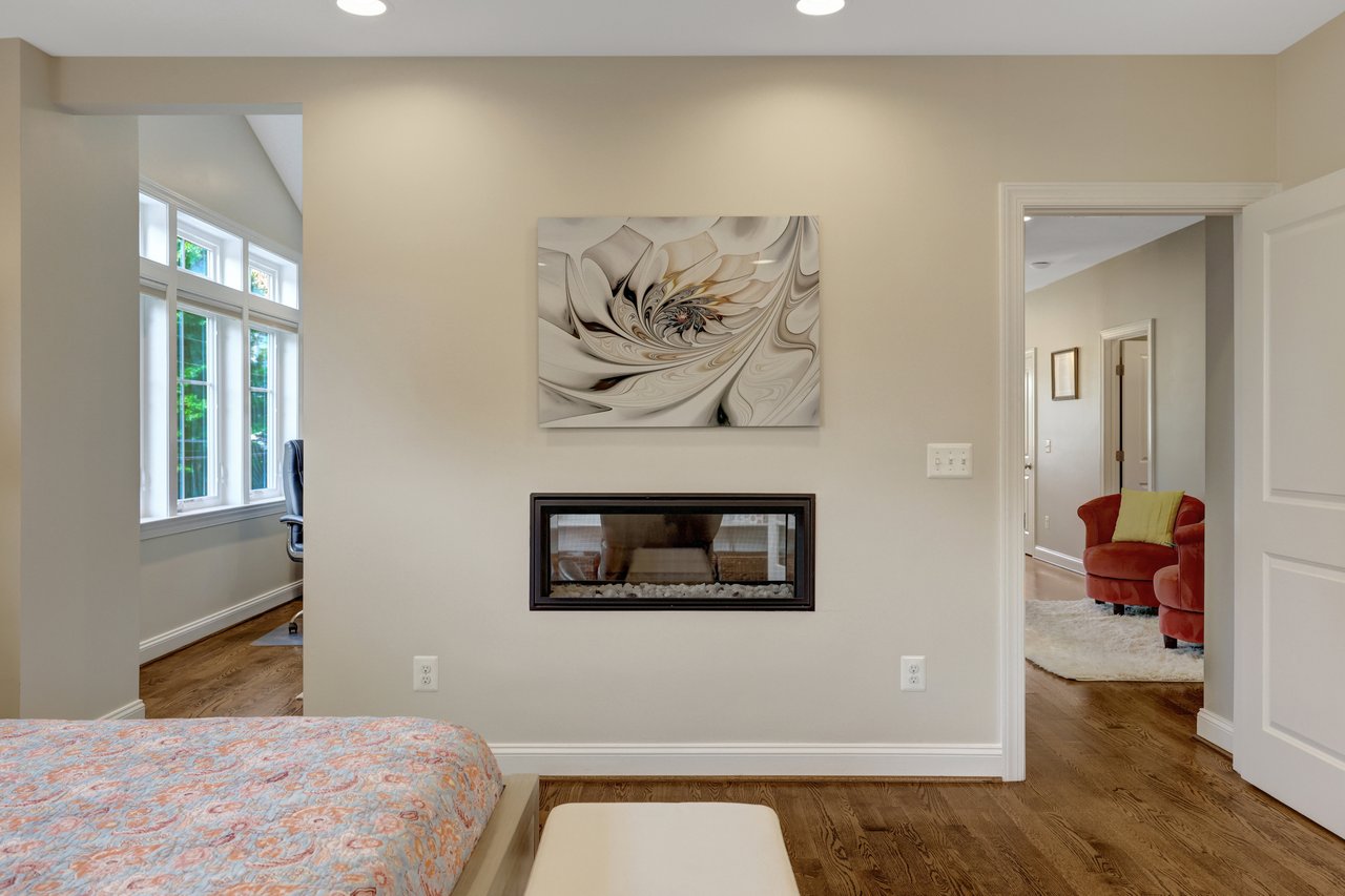 300 Jade Ct NW