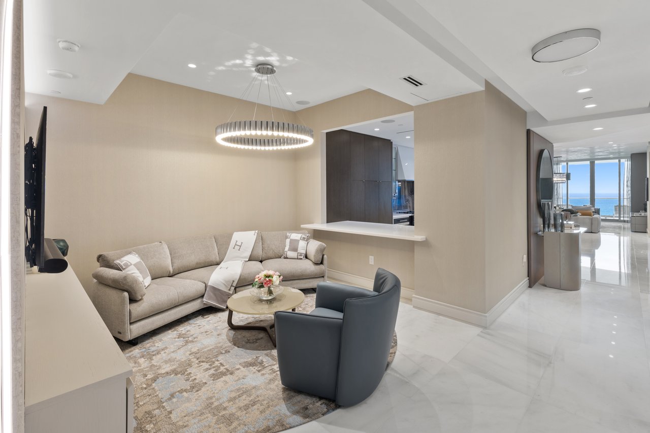17901 Collins Ave # 3003