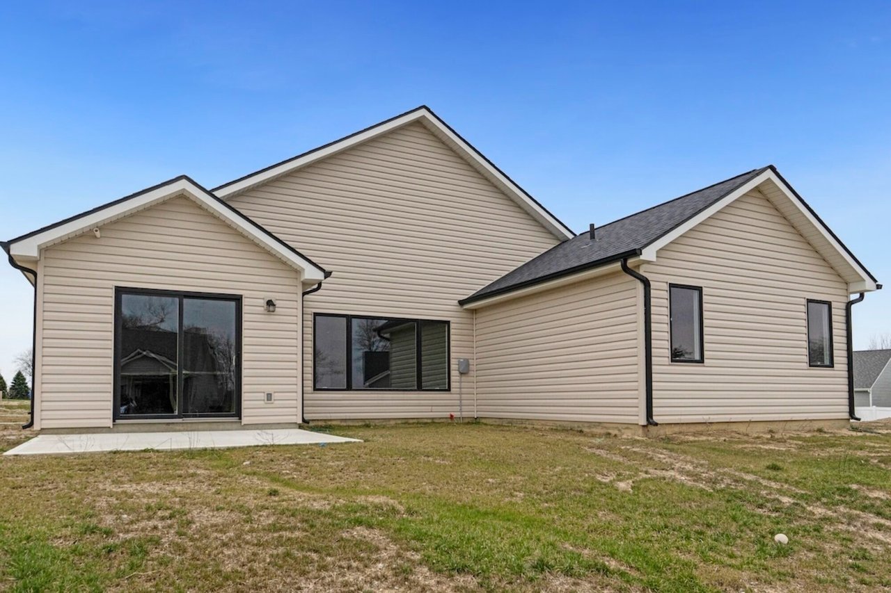 111 Sunset Dr