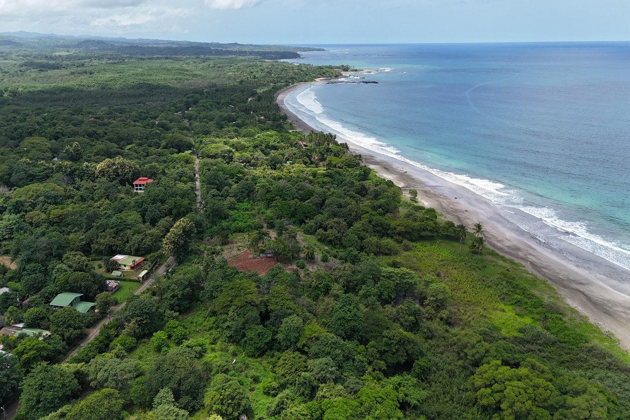 One of a kind Beach Front Parcel in Junquillal Junquillal,