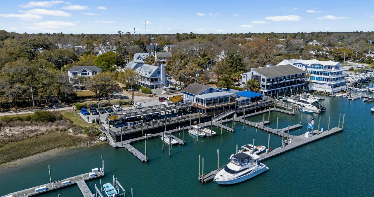 Airlie & Summer Rest Road